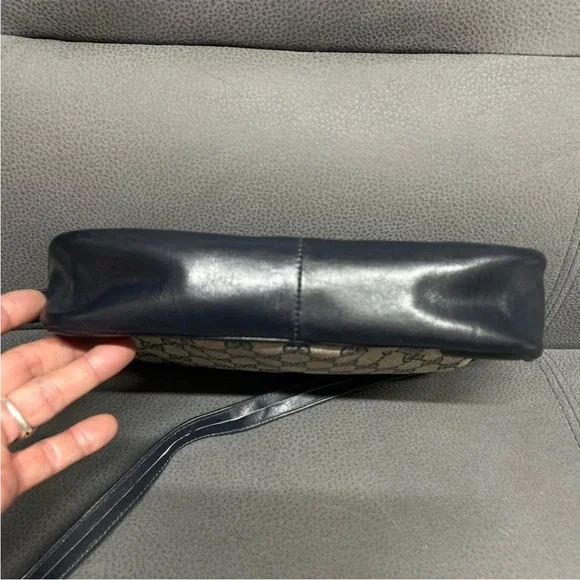 Gucci Black and Cream Crossbody Bag - Picture 5 of 10